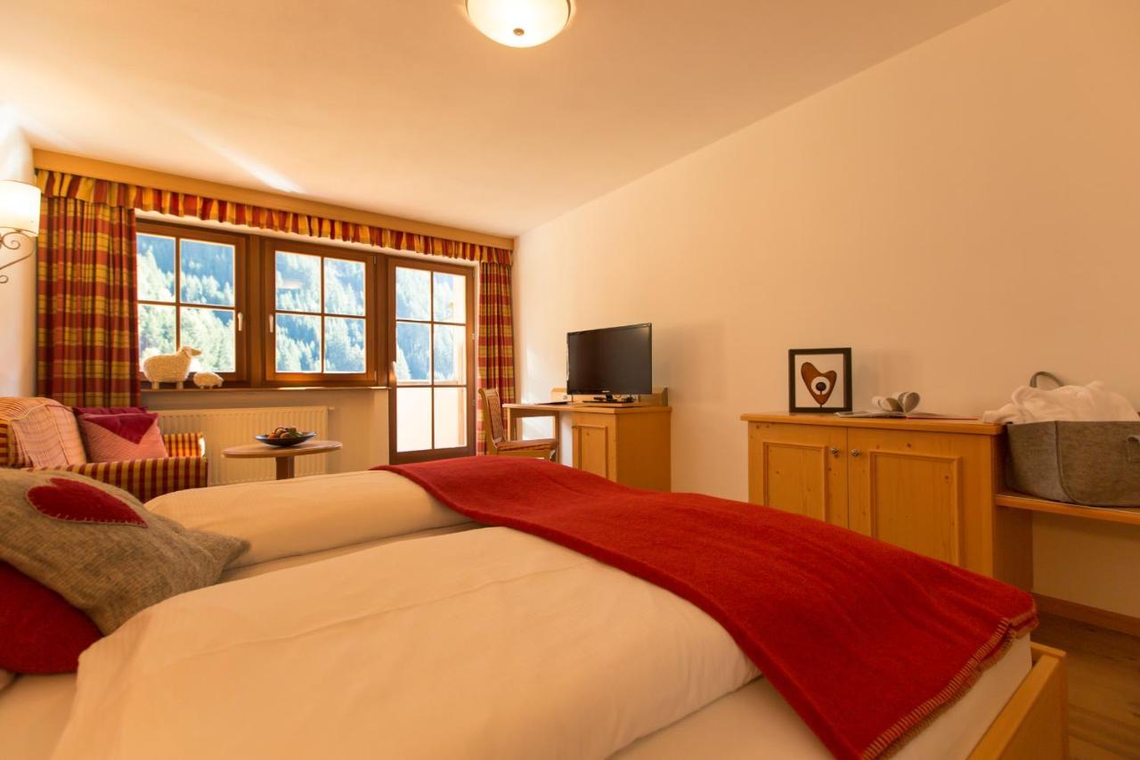 Berghotel Johanneshof Anterselva di Mezzo Exterior foto